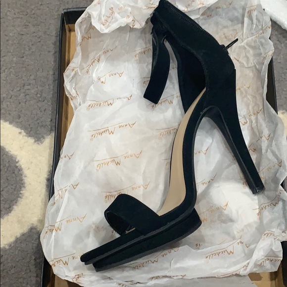 I’m selling these black High heels!! USED!!!! - Picture 2 of 3
